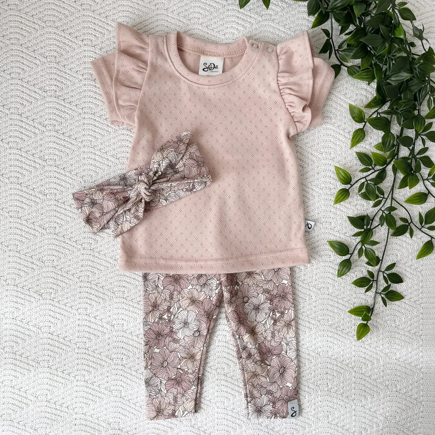 SODA FASHION Ruffle Shirt Pointelle Nude Roze
