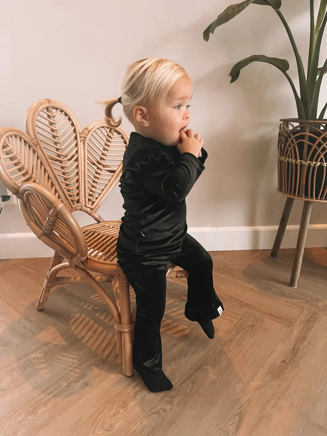 Soda Fashion Flared Velvet legging zwart