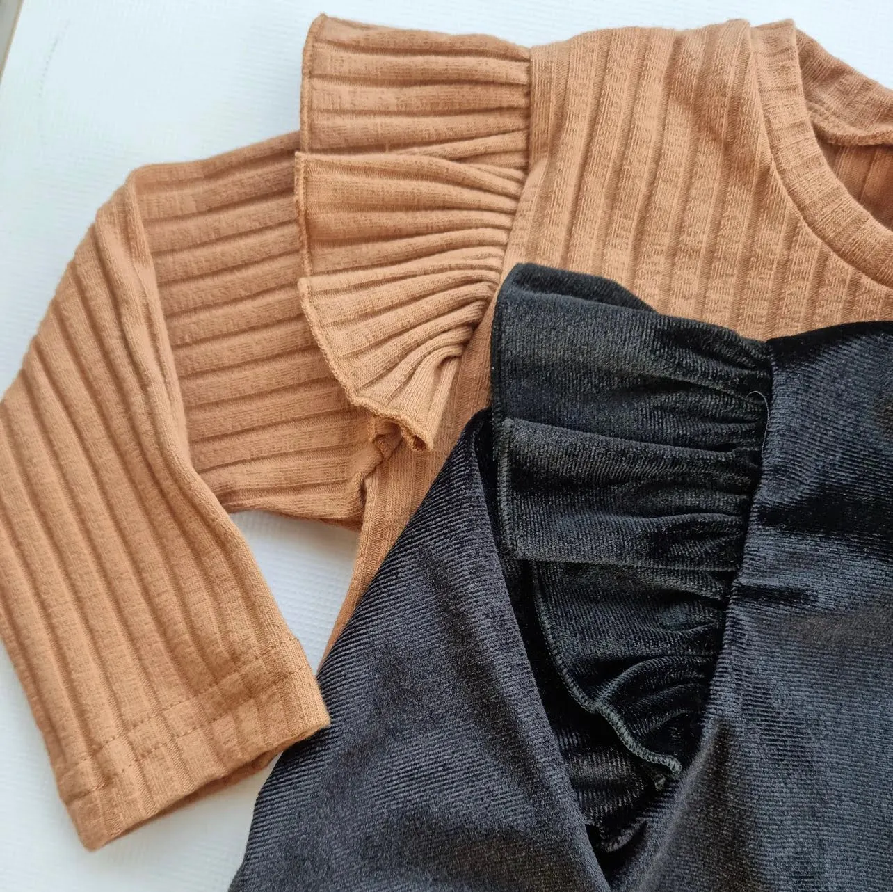 SODA FASHION Ruffle Velvet shirt zwart fluweel