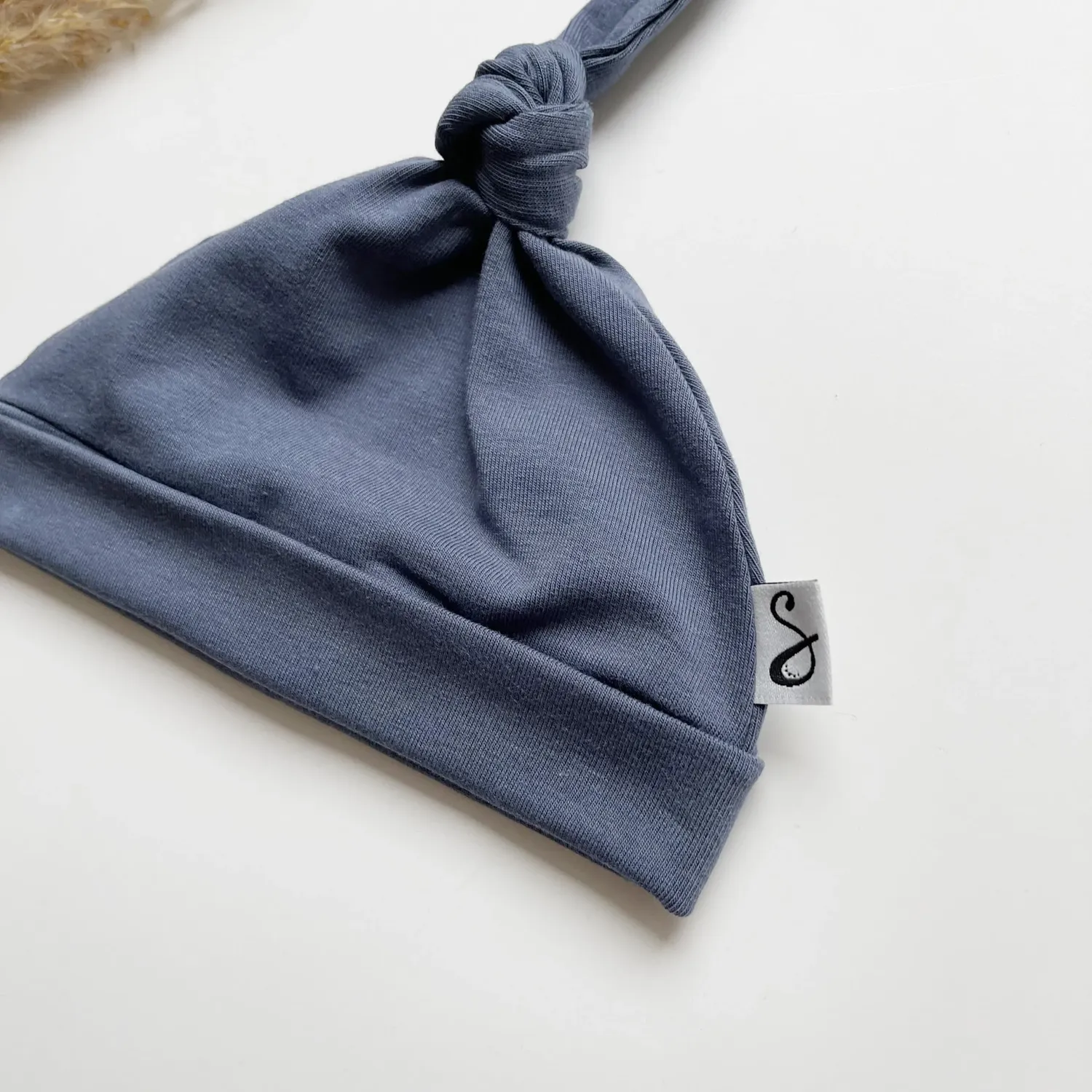 Soda Fashion Basic knoopmuts blauw baby