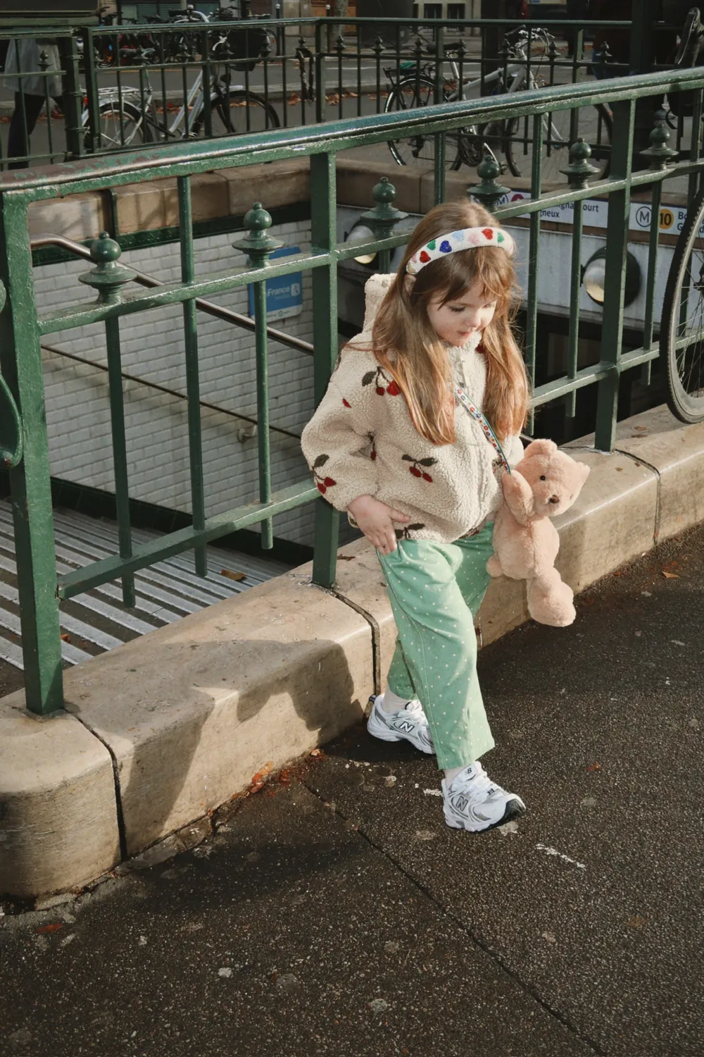 Konges Sløjd Jody Teddy Hoodie vest ma grande cerise warm