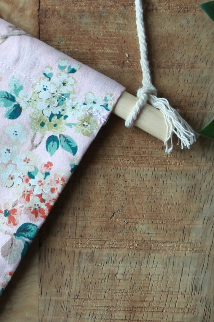 Een presentje Bloemenpracht vaandel roze 20 cm