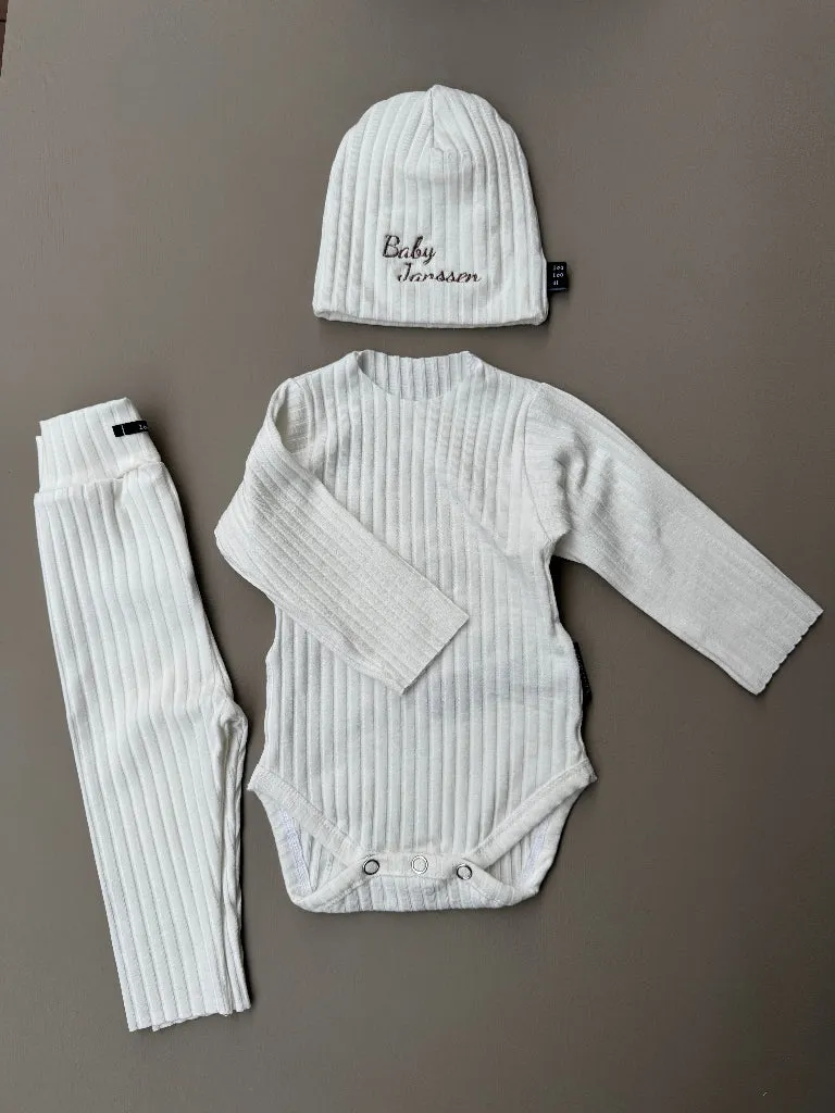 Louloúdi Giftbox luxe baby essentials medium beige