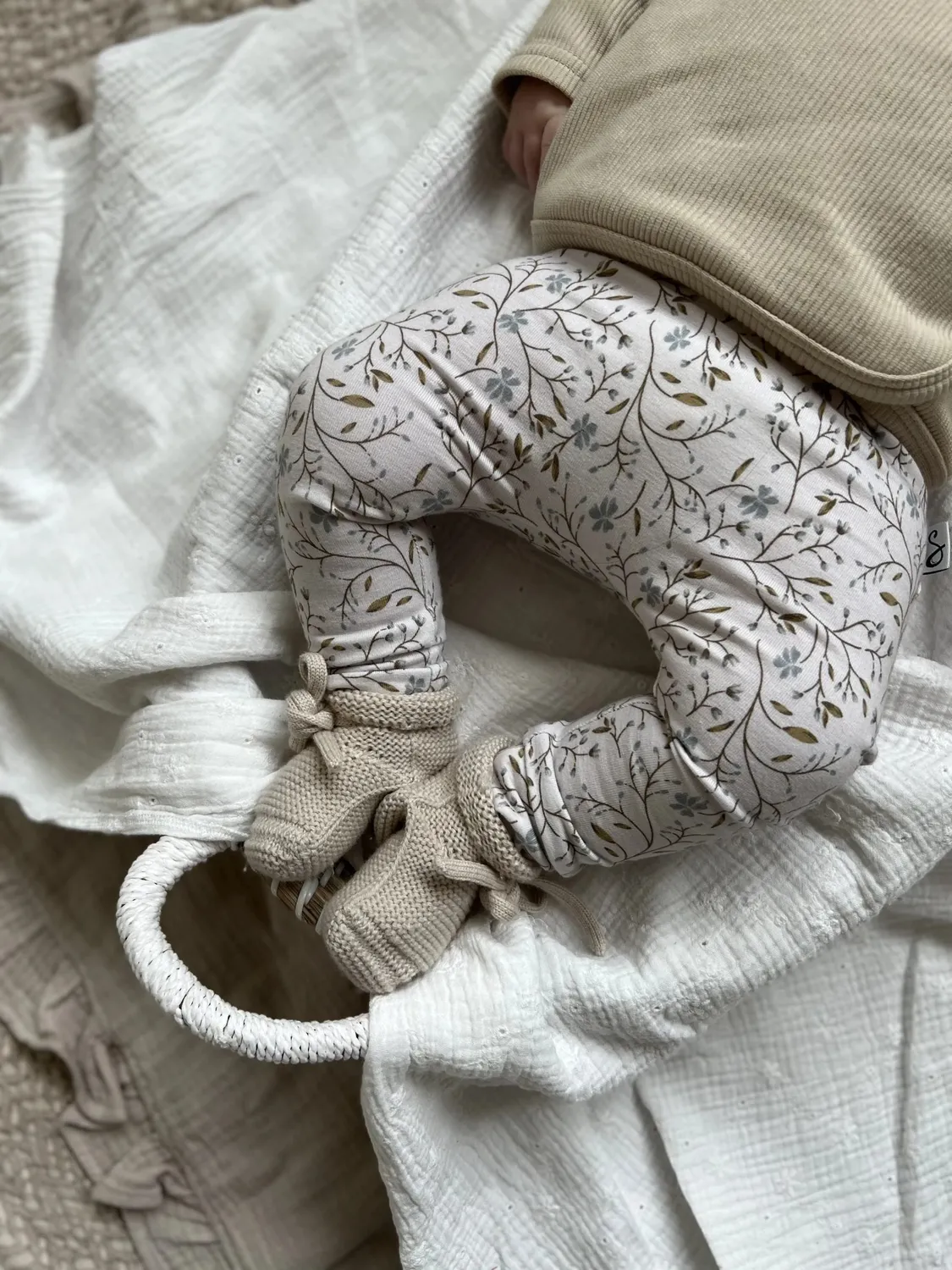 Soda Fashion Flowers Khaki Blue babybroekje