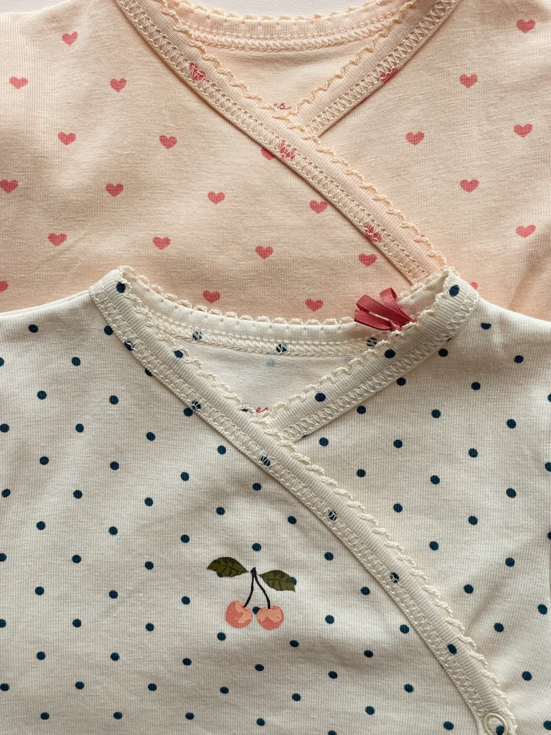 Konges Sløjd Basic Langarm Newborn romper teddy coeur biokatoen