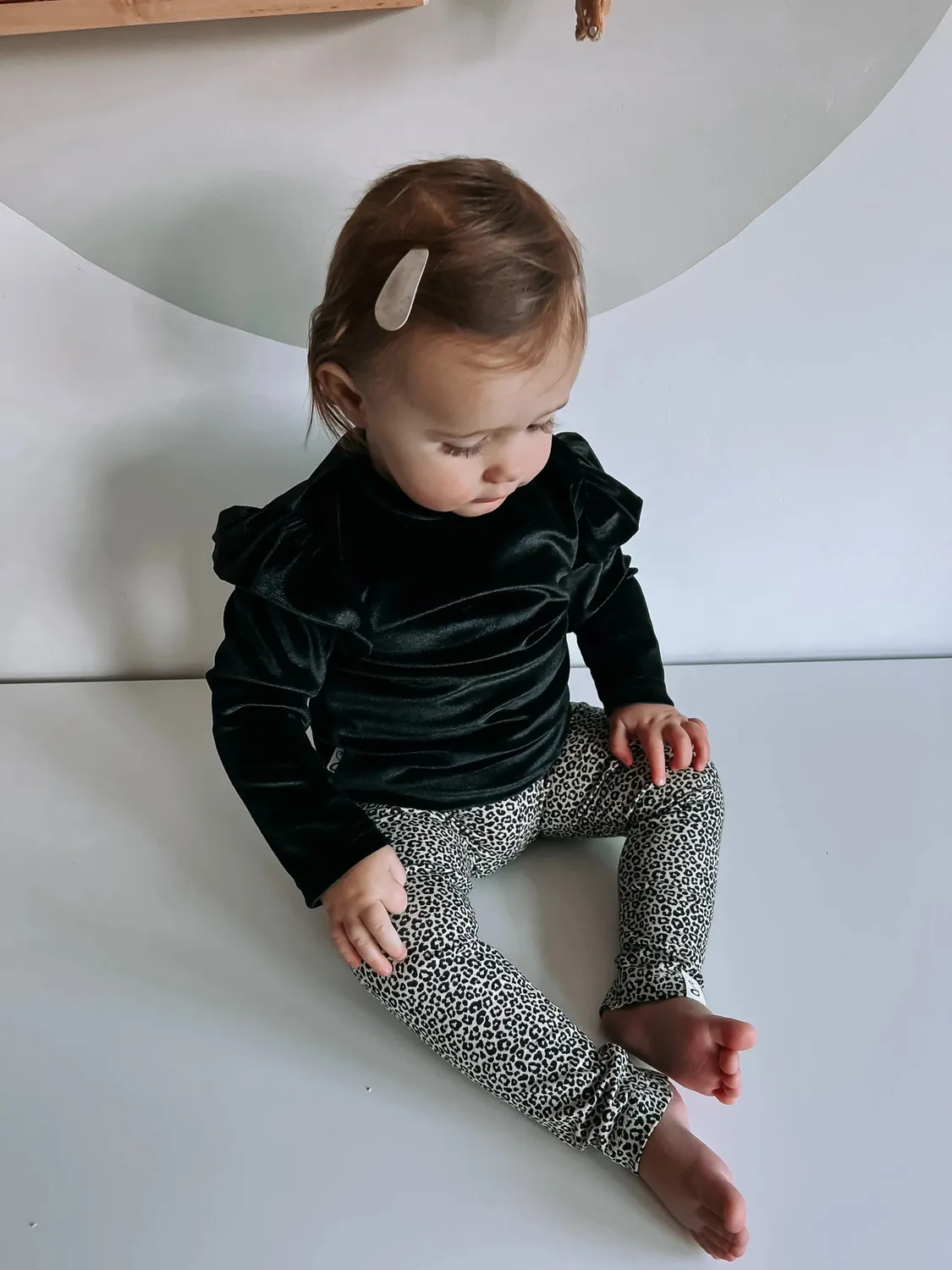 SODA FASHION Ruffle Velvet shirt zwart fluweel