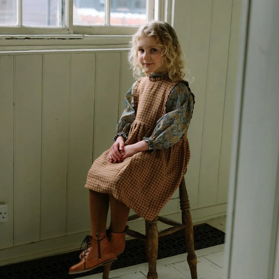 The Mompany Marlow Pinafore jurkje rose linnen ruit