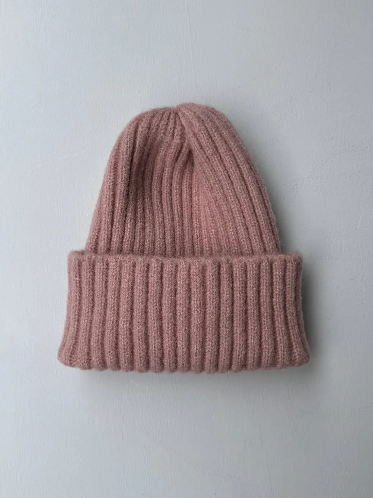Louloúdi Fynn beanie bordeauxrood met naam