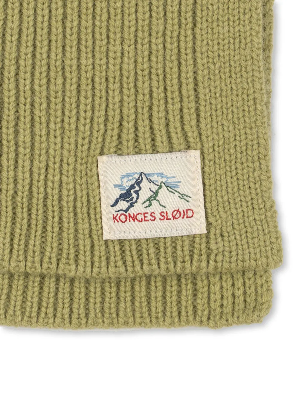 Konges Sløjd Basil nekwarmer pale olive green wol
