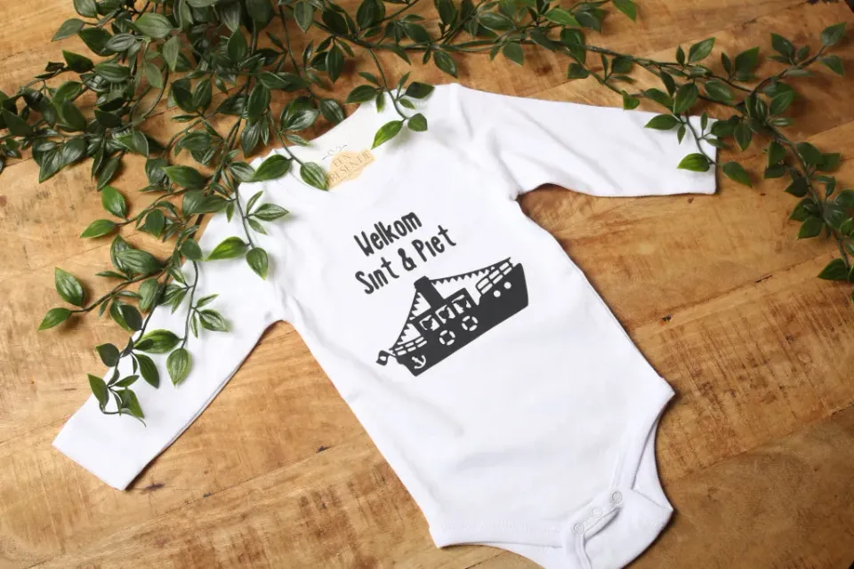Een presentje Welkom Sint & Piet romper wit met naam