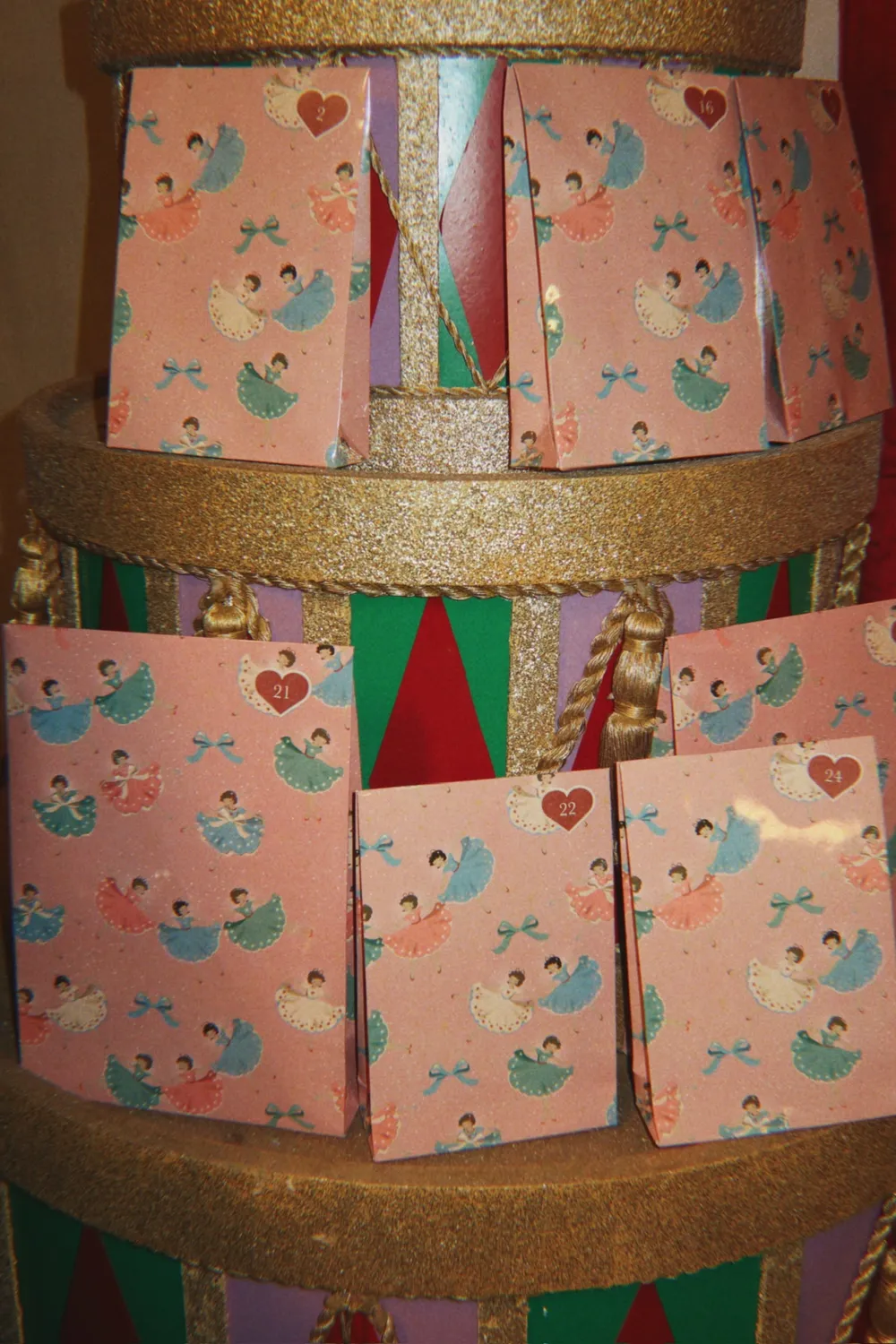 Konges Sløjd adventskalender beige 24 cadeautjes