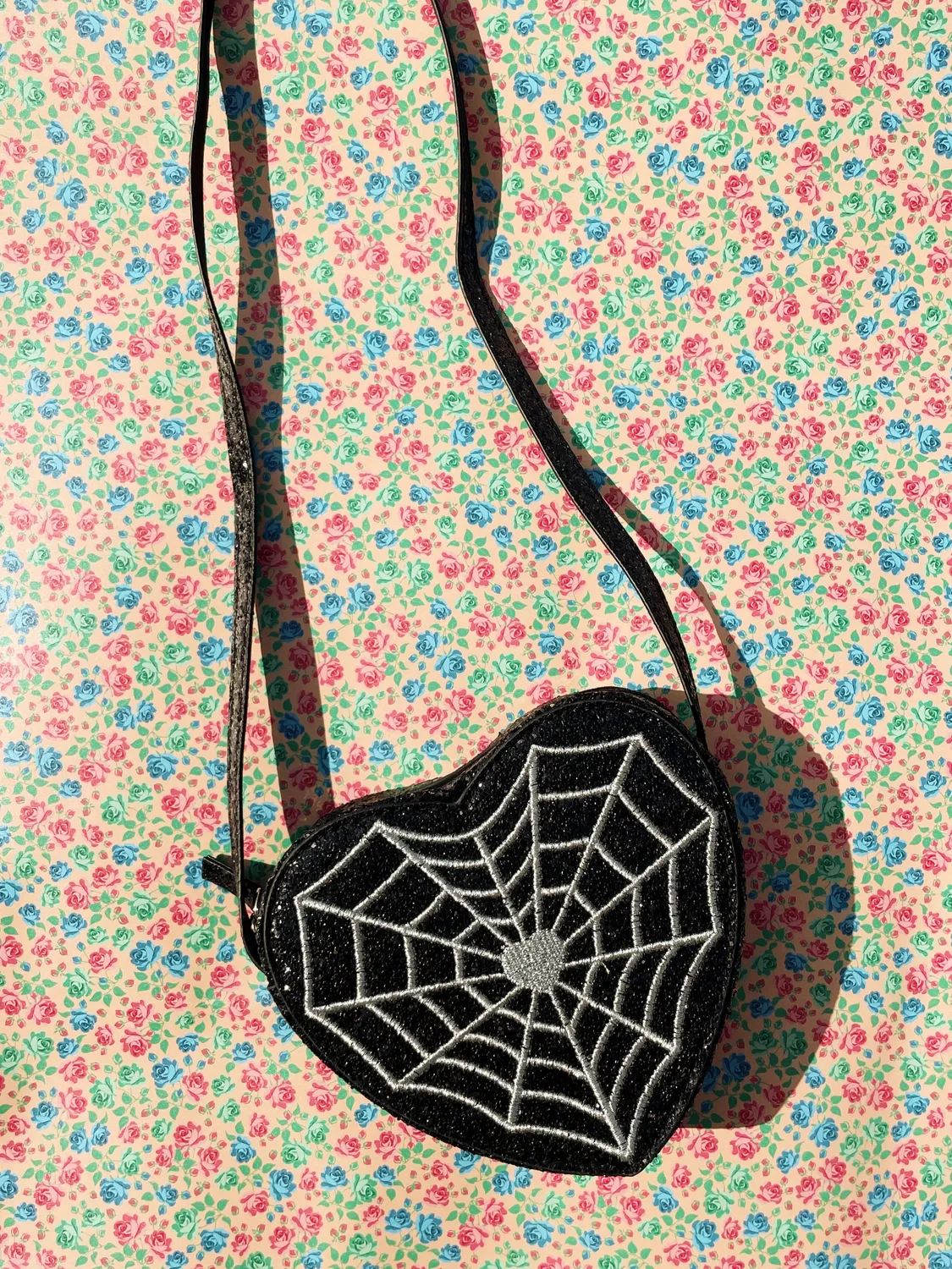 Konges Sløjd Tut schoudertas black spider web glitter