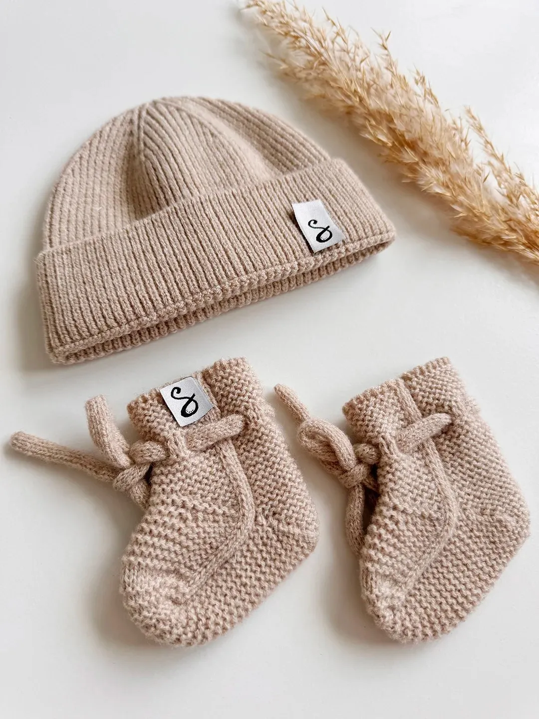 Soda Fashion merino wol beanie newborn zand zacht