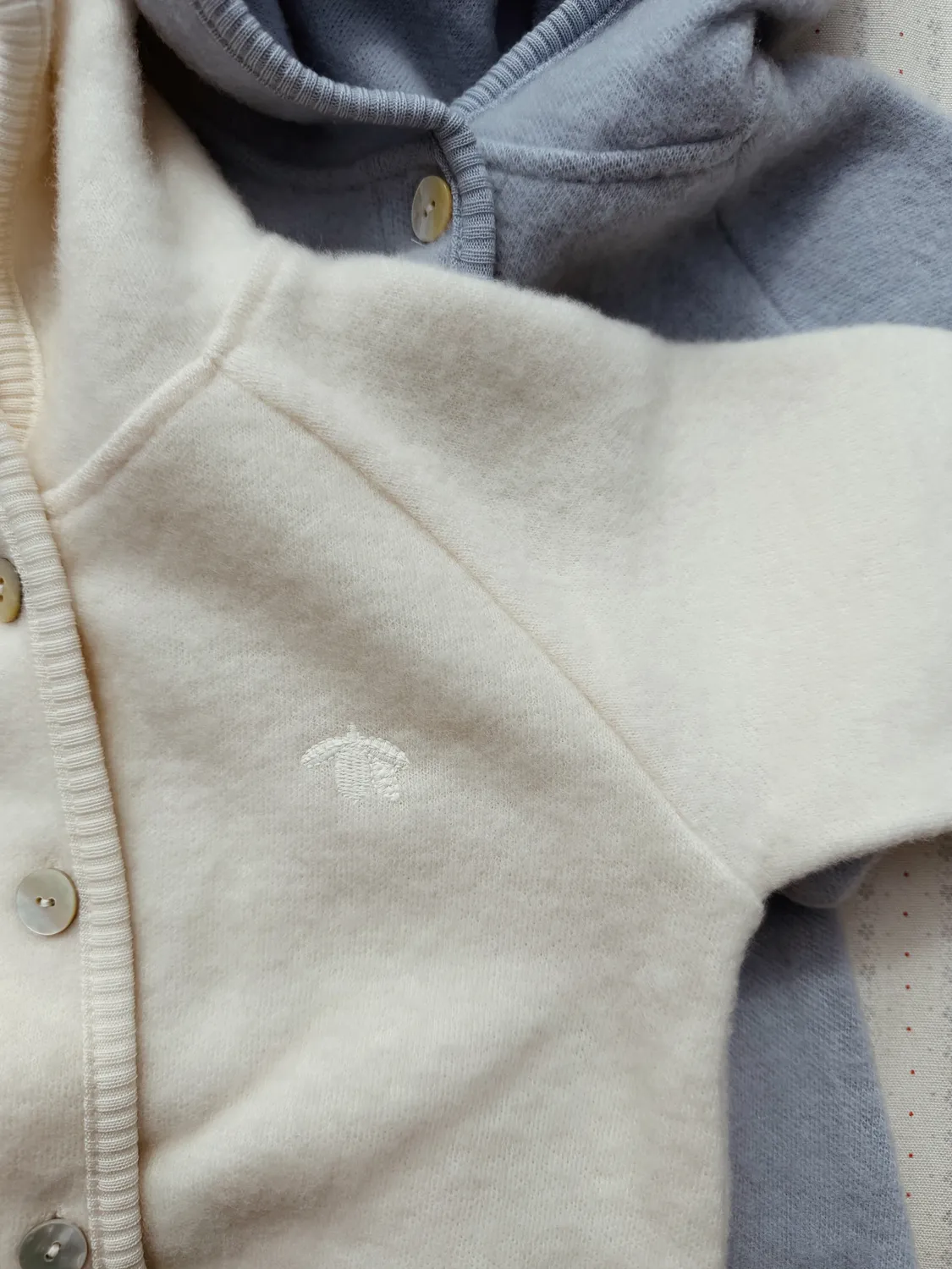 Konges Sløjd Saga boxpakje blue sky wol fleece