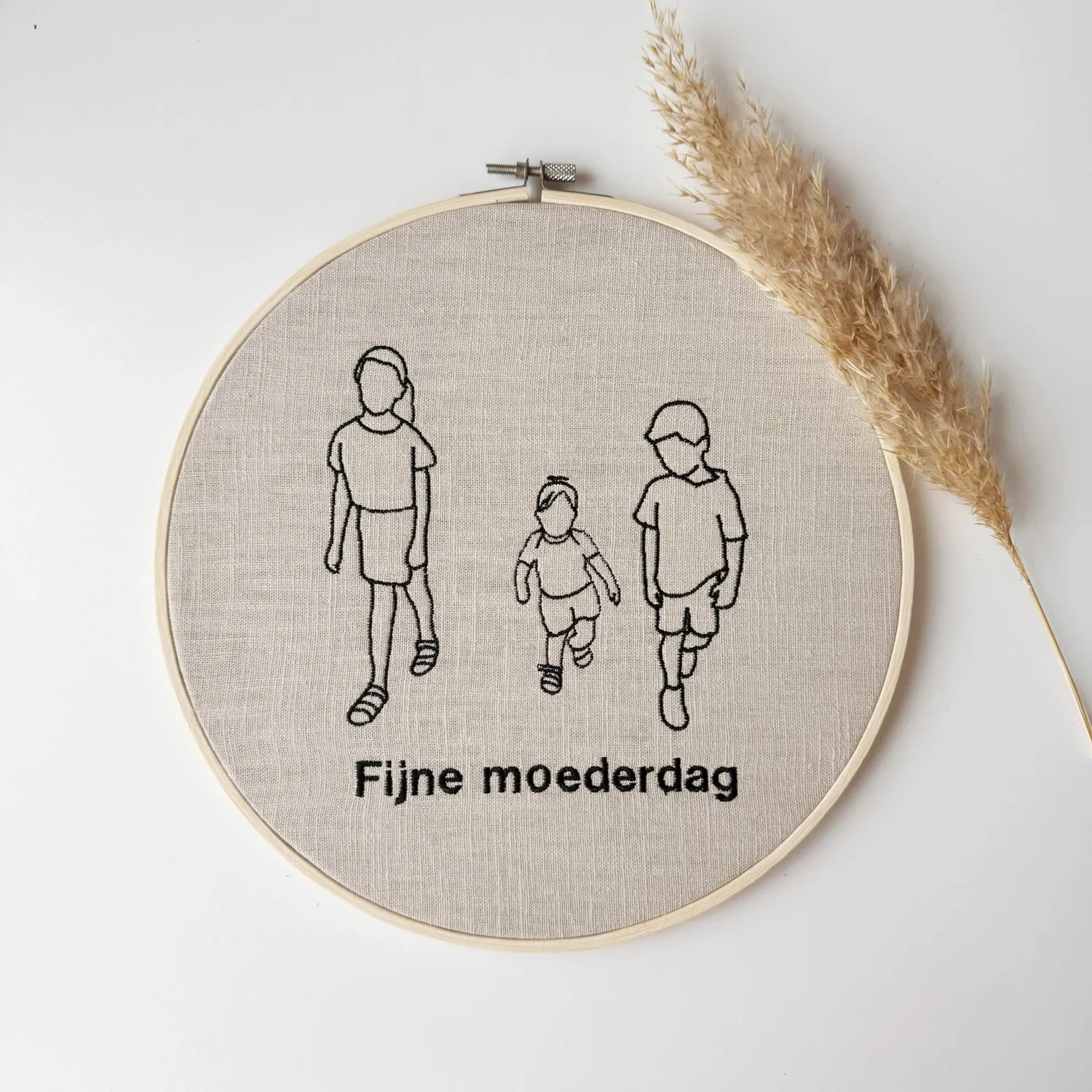 Soda Fashion borduurring lijntekening familieportret