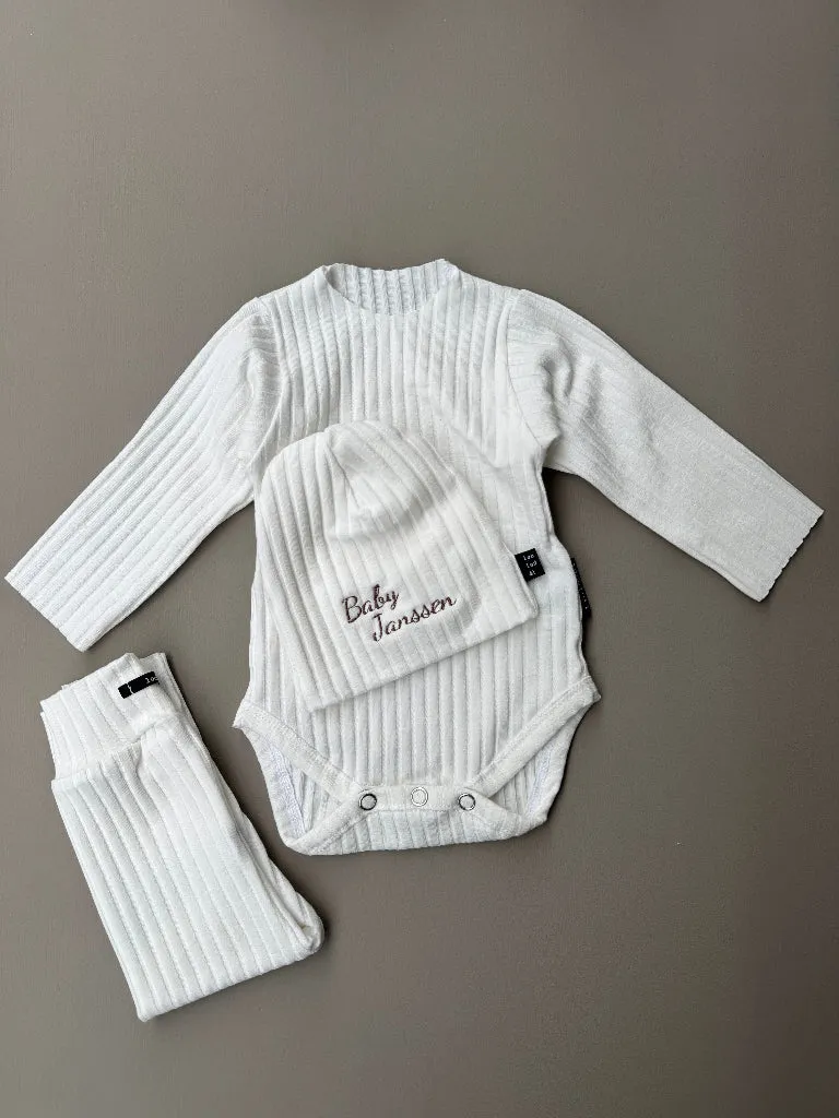 Louloúdi Giftbox luxe baby essentials medium beige