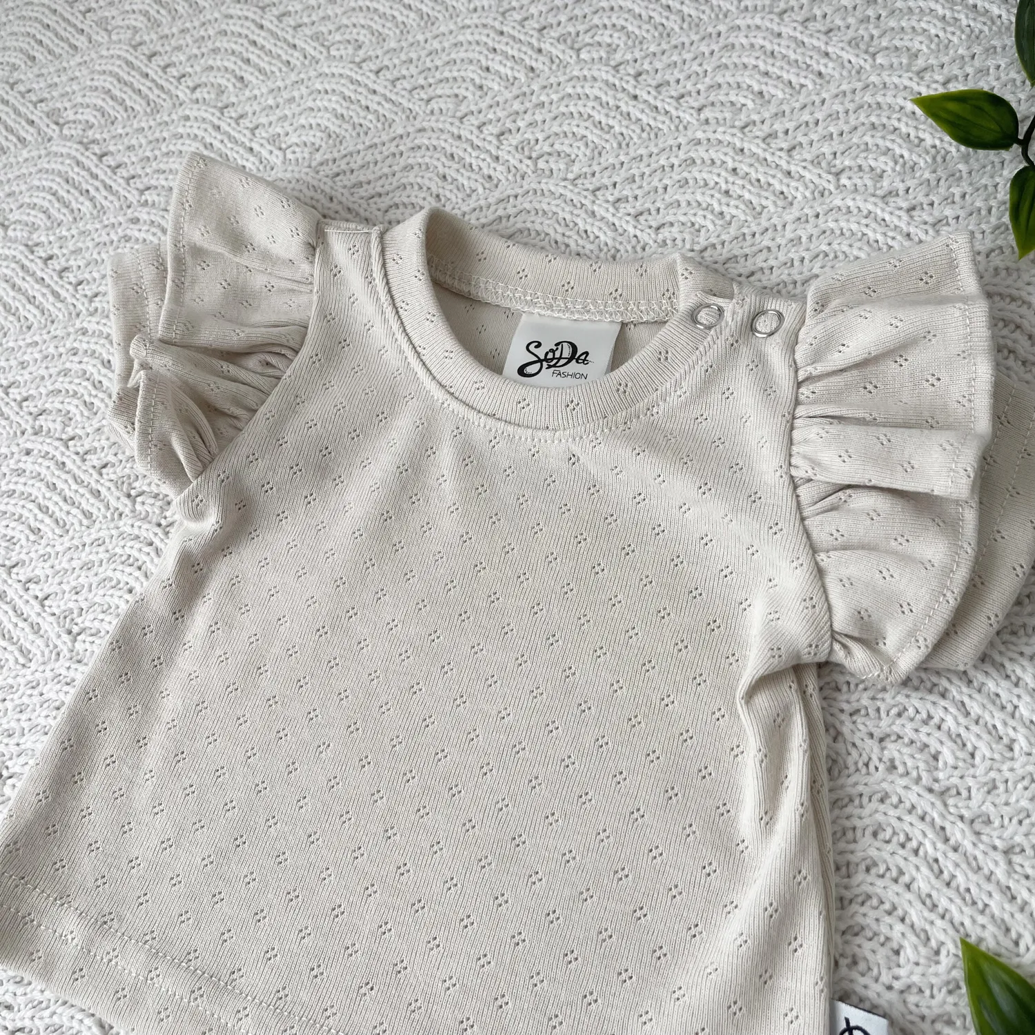 SoDa Fashion Ruffle Shirt Pointelle Naturel baby shirtje