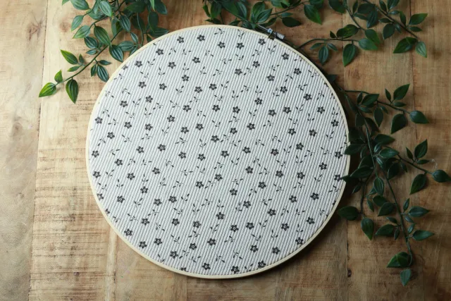 Een presentje Bloemenpracht wandcirkel wit 15 cm
