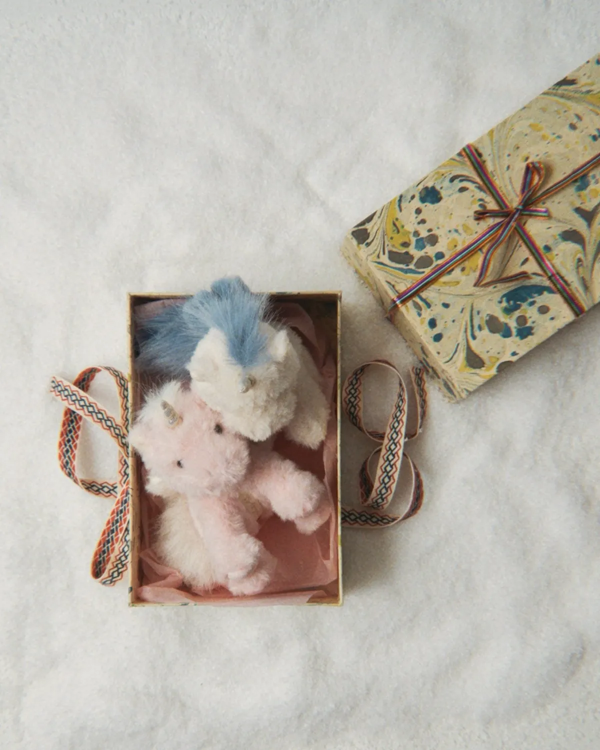 Konges Sløjd Magical Animals knuffel unicorn off white