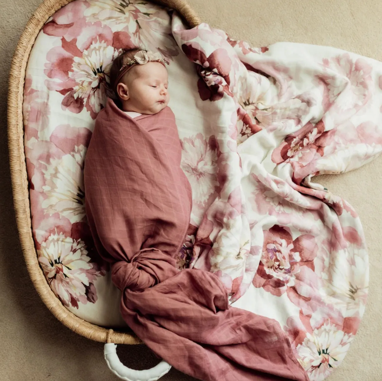 The Mompany swaddle doek mulberry 120x120 luchtig