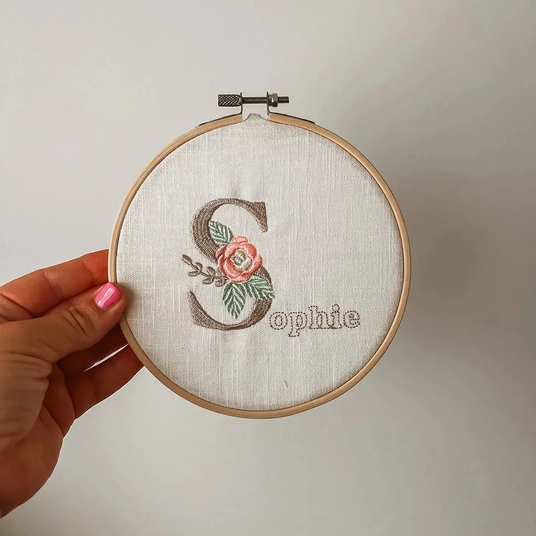 SODA FASHION Geboorte borduurring met naam gepersonaliseerd