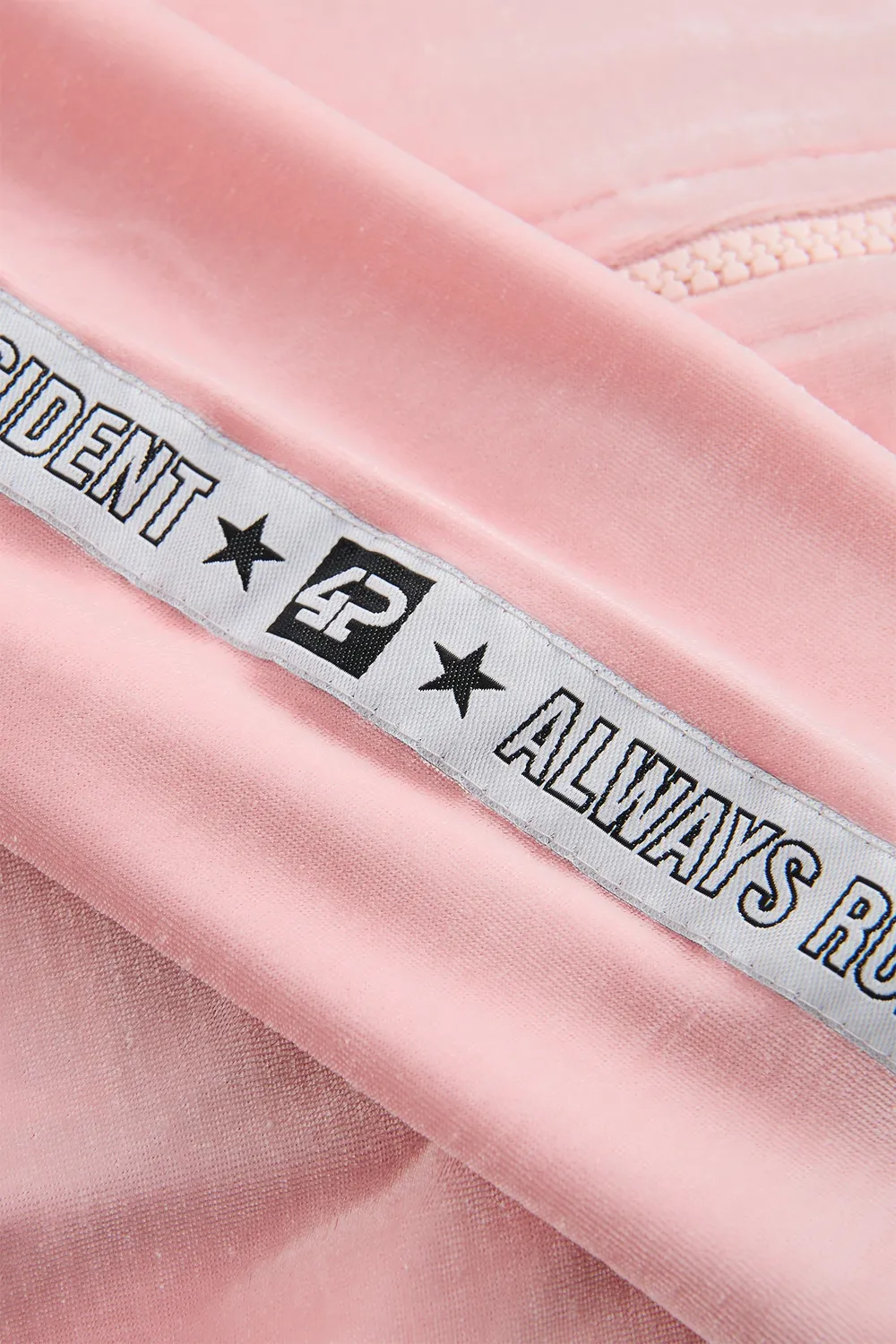4President April velvet vest dust pink met rits