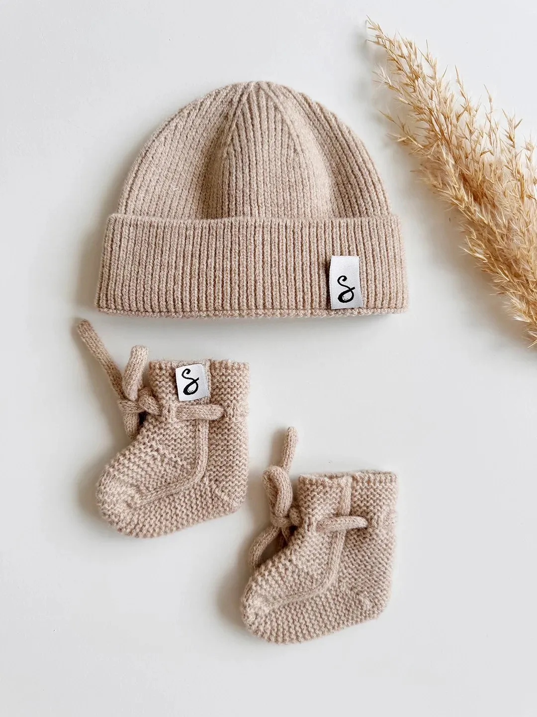 Soda Fashion merino wol beanie newborn zand zacht