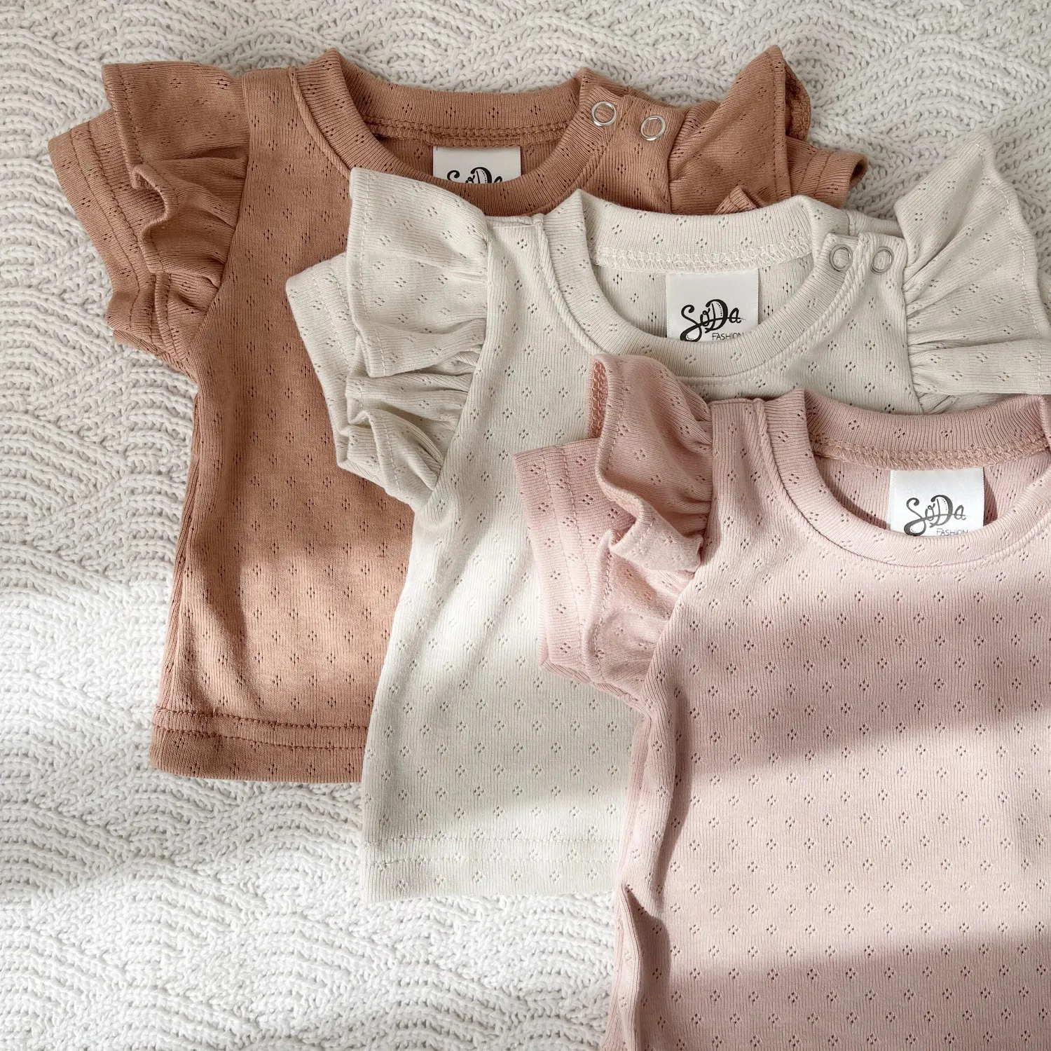 SoDa Fashion Ruffle Shirt Pointelle Naturel baby shirtje